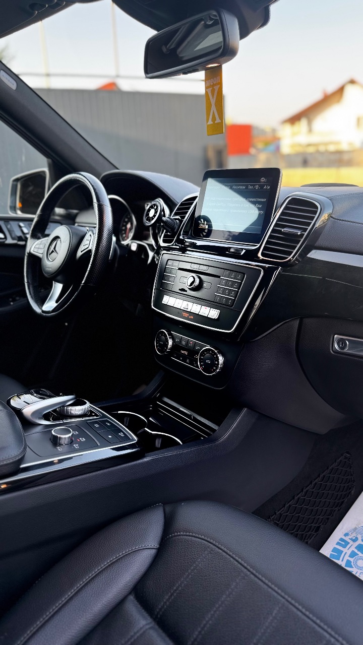Mercedes-Benz GLS - фото 11