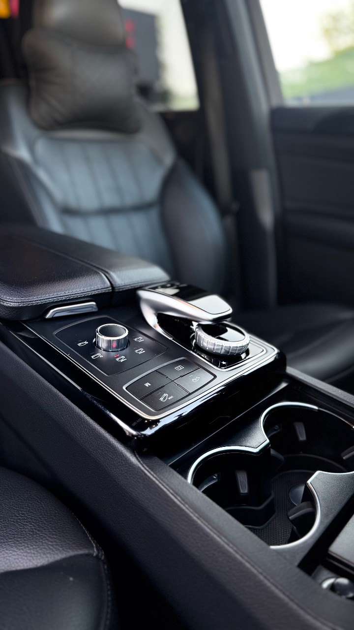 Mercedes-Benz GLS - фото 12