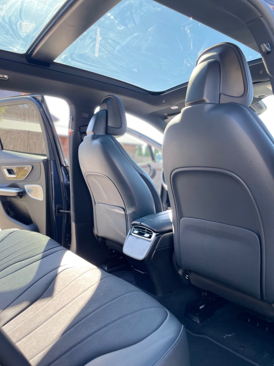 Mercedes-Benz EQE SUV - фото 35