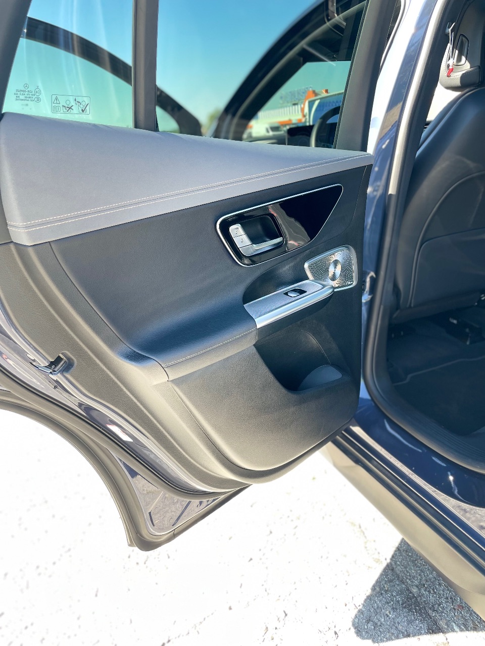 Mercedes-Benz EQE SUV - фото 34