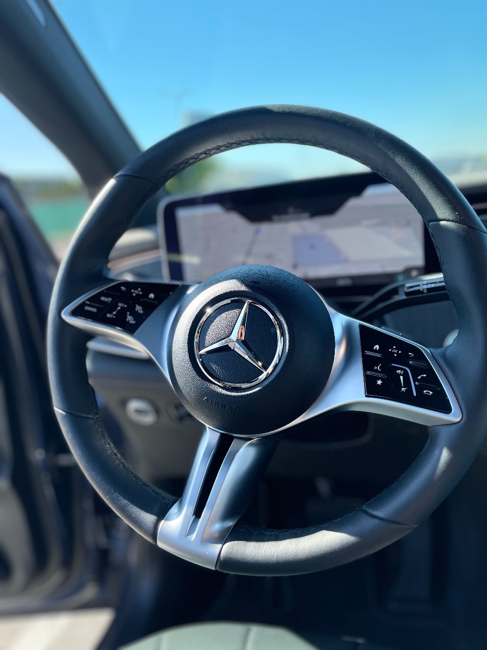 Mercedes-Benz EQE SUV - фото 10