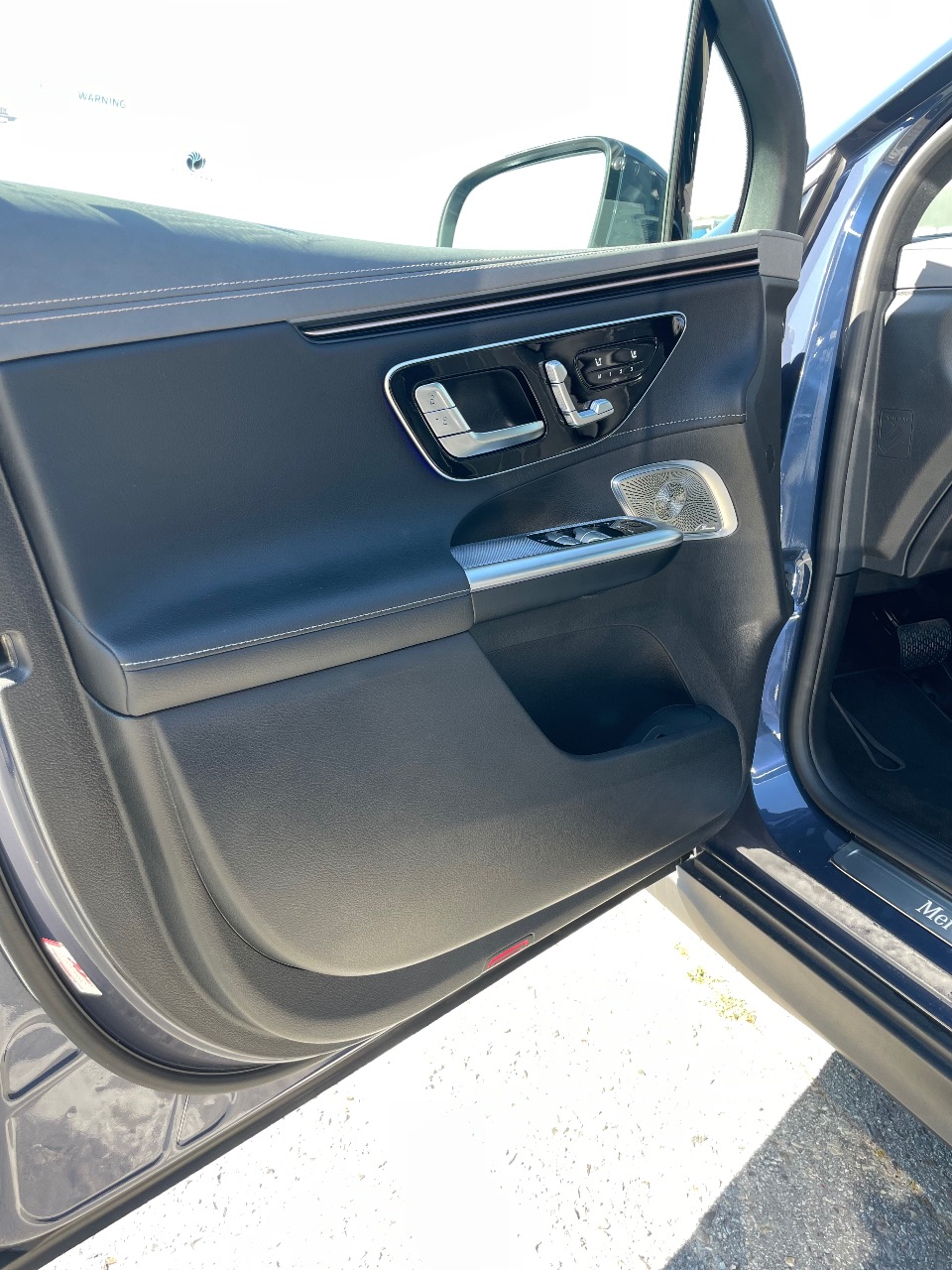 Mercedes-Benz EQE SUV - фото 18