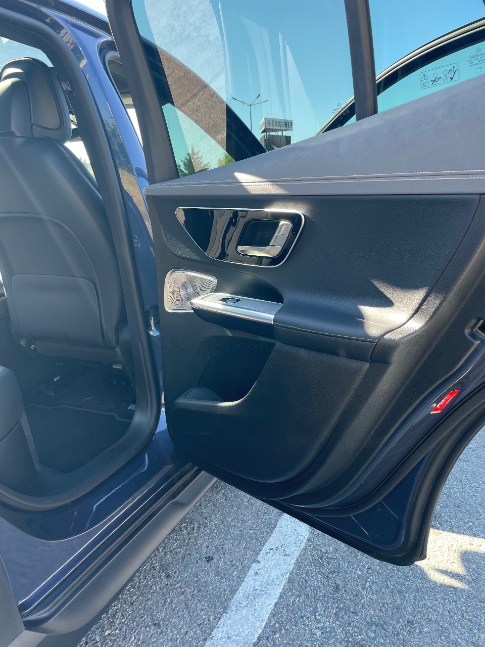 Mercedes-Benz EQE SUV - фото 28