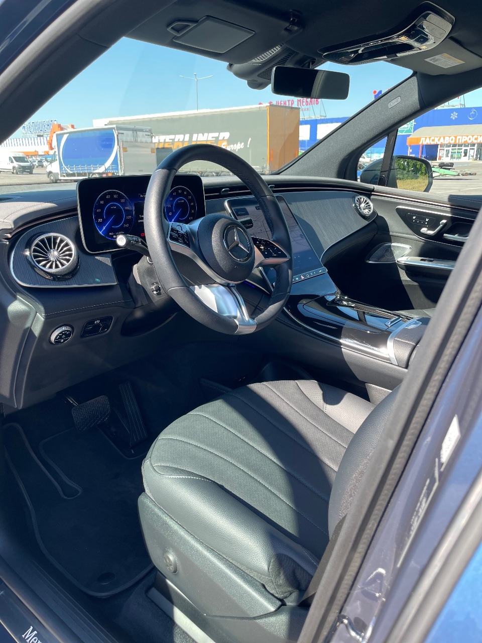 Mercedes-Benz EQE SUV - фото 11