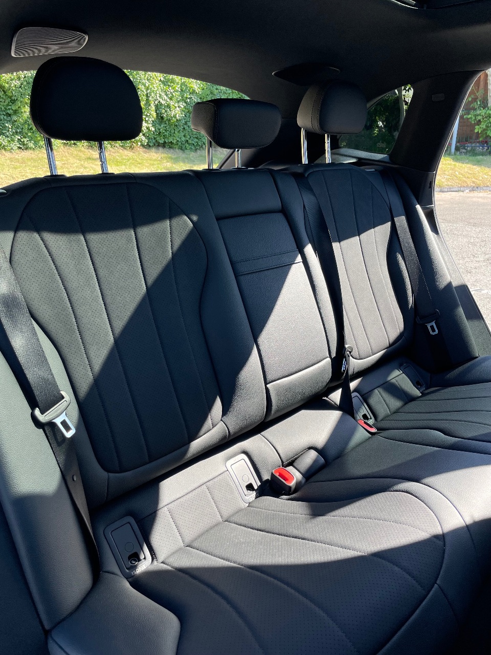 Mercedes-Benz EQE SUV - фото 15