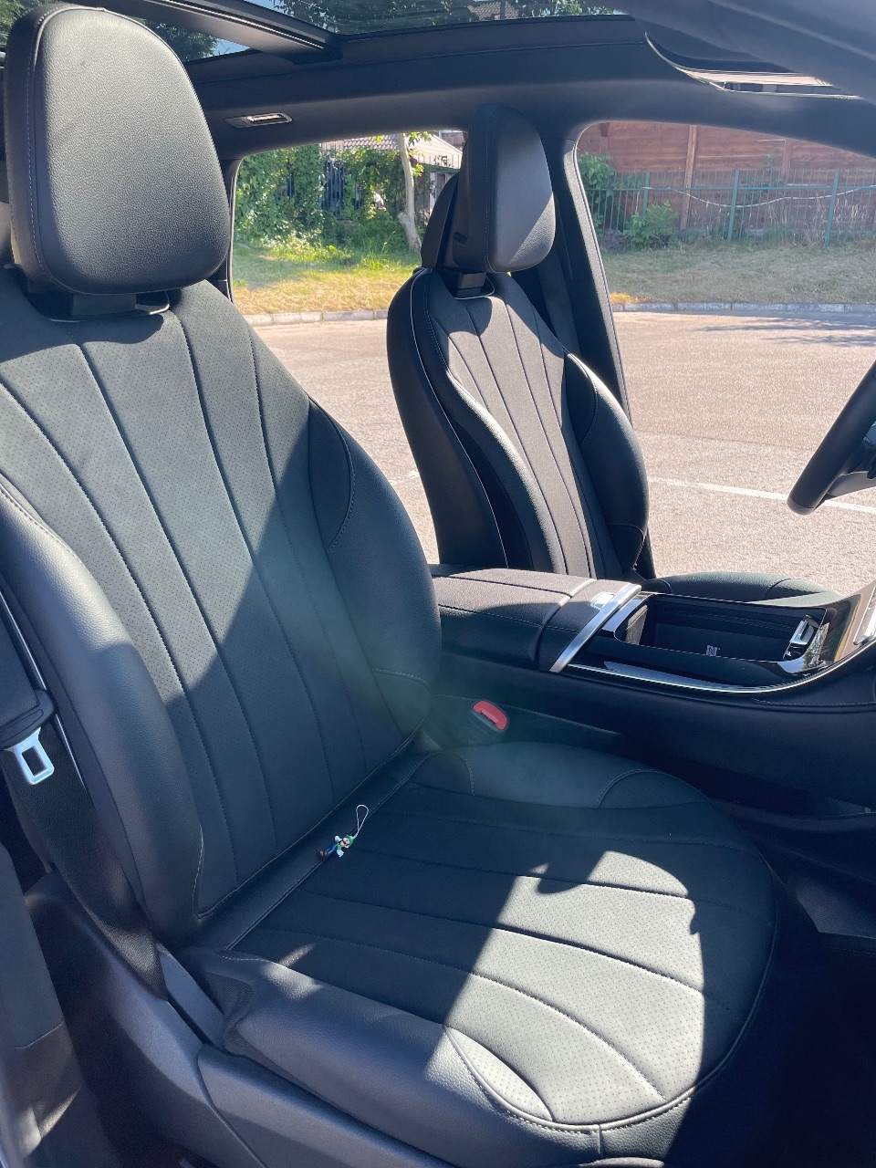 Mercedes-Benz EQE SUV - фото 21