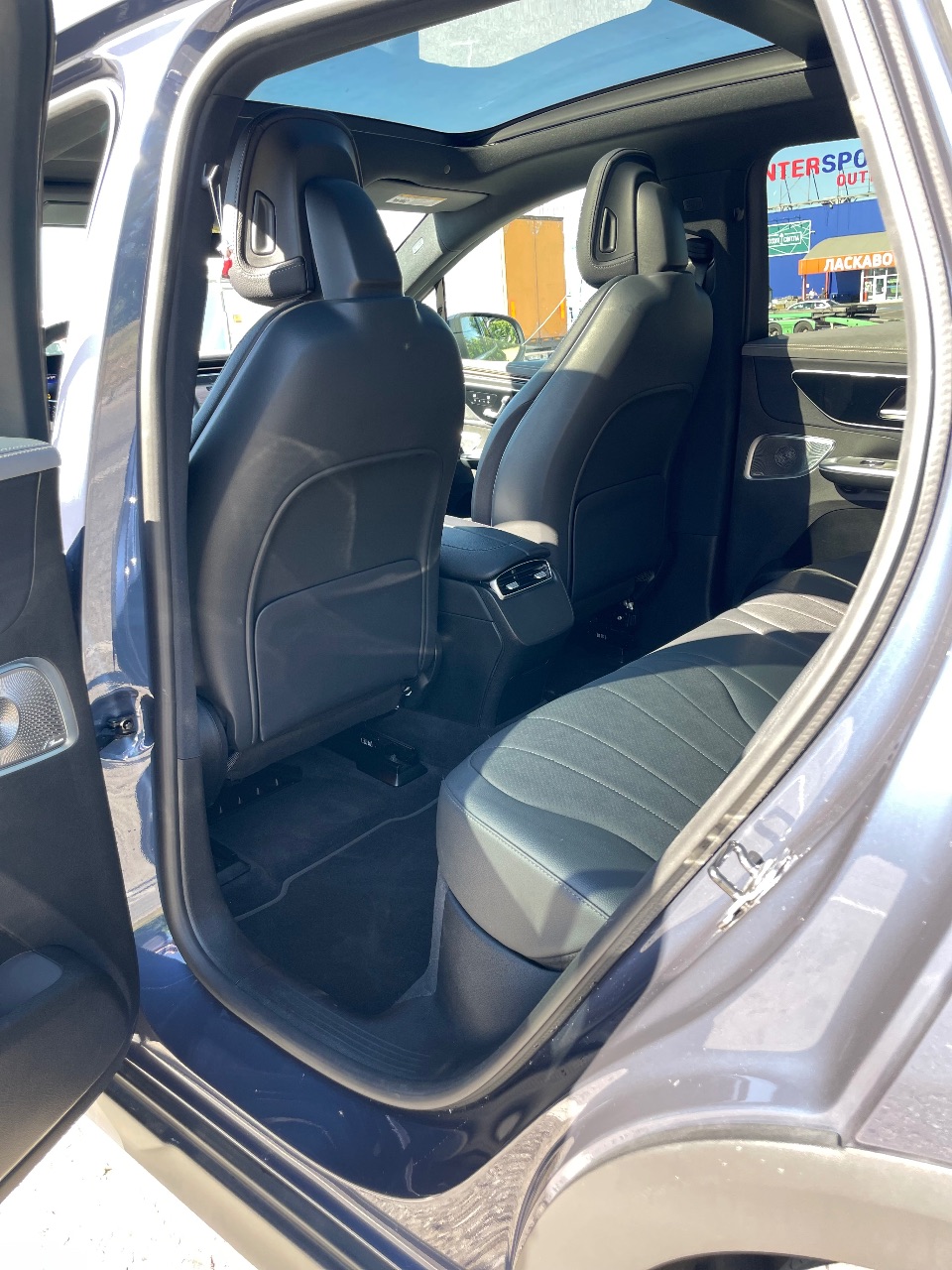 Mercedes-Benz EQE SUV - фото 29