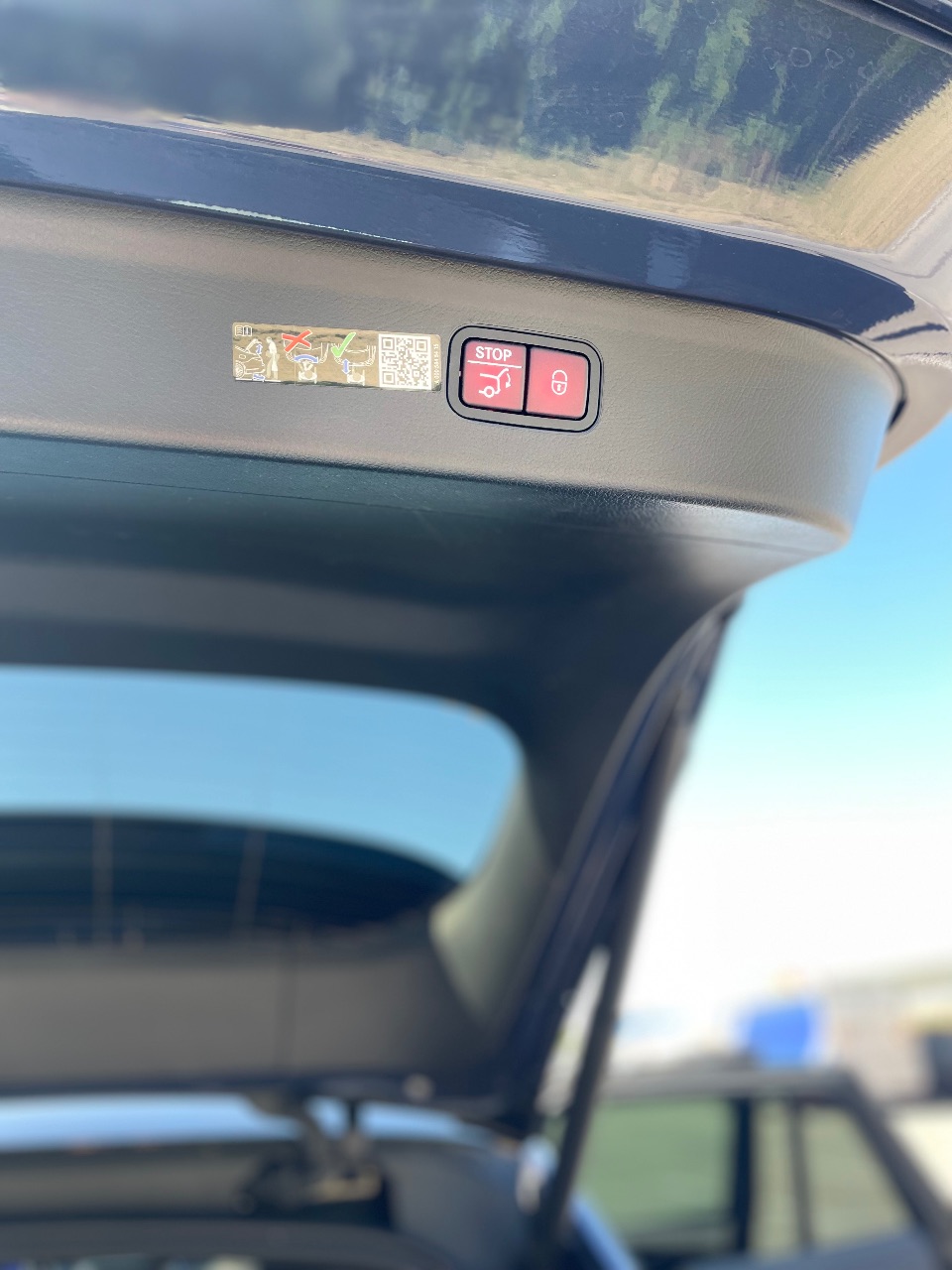 Mercedes-Benz EQE SUV - фото 23