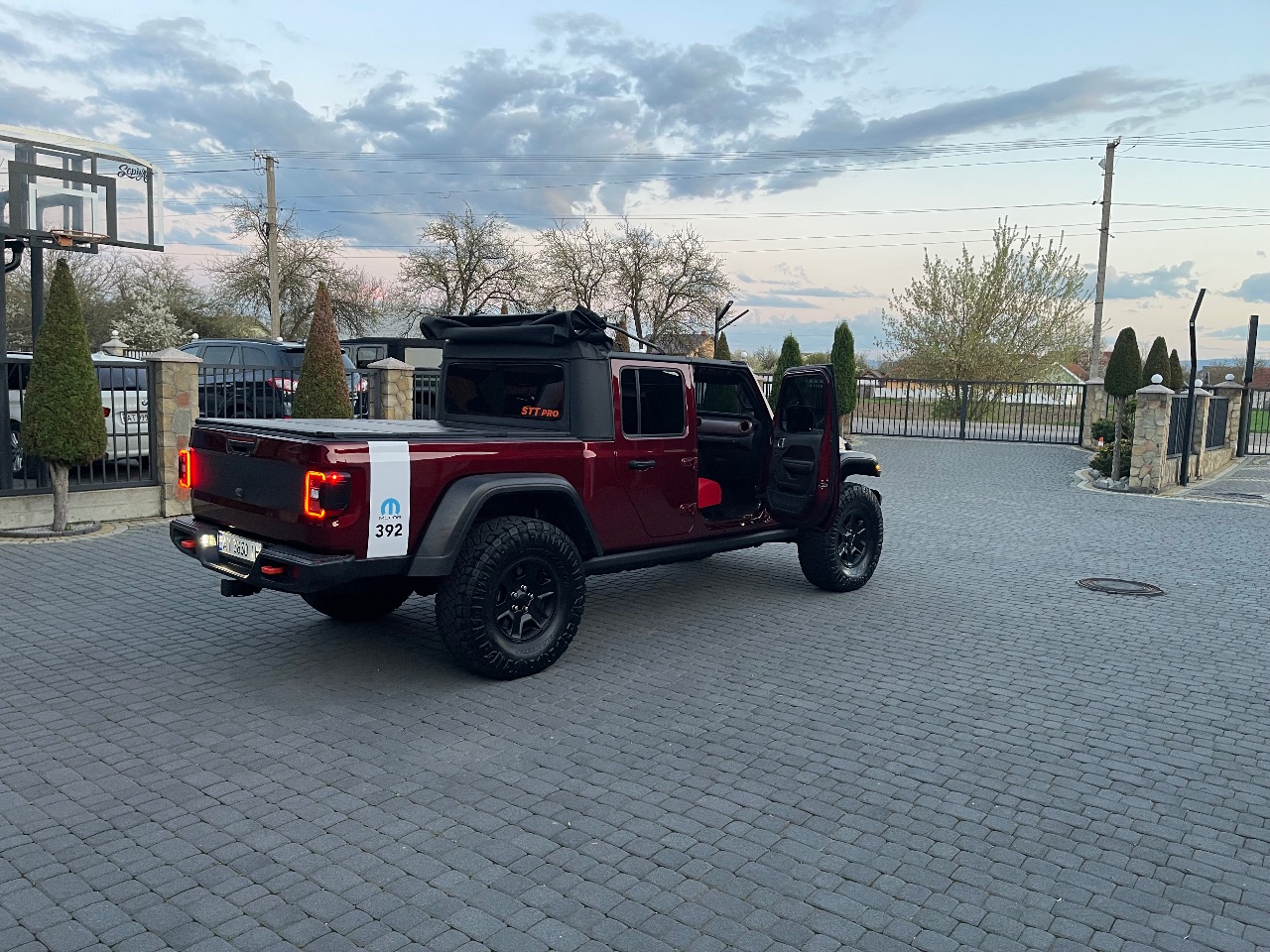 Jeep Gladiator - фото 14