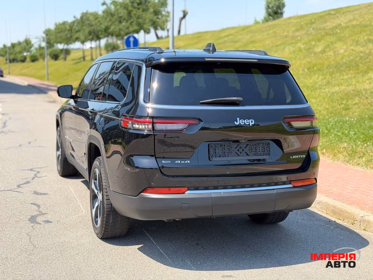 Jeep Grand Cherokee - фото 11