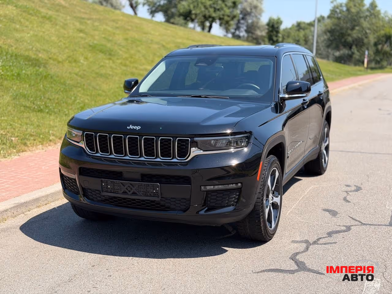 Jeep Grand Cherokee - фото 3