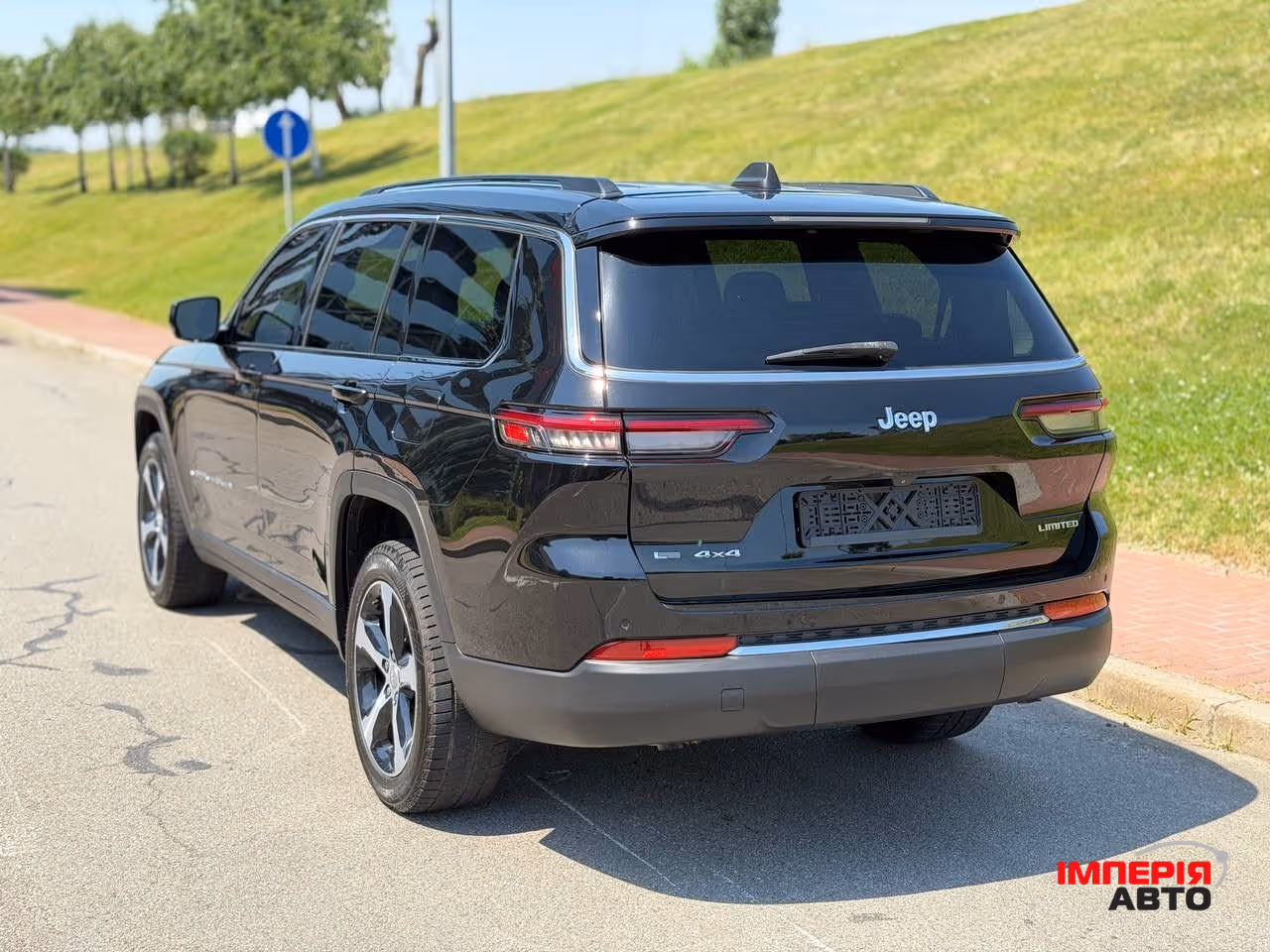 Jeep Grand Cherokee - фото 16