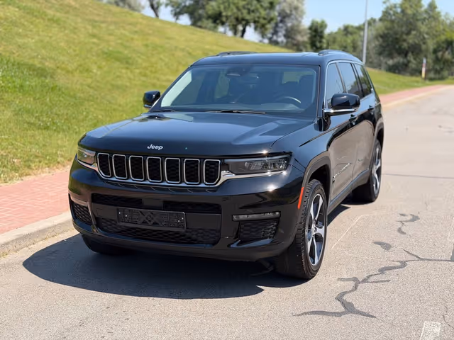 Jeep Grand Cherokee - фото 3