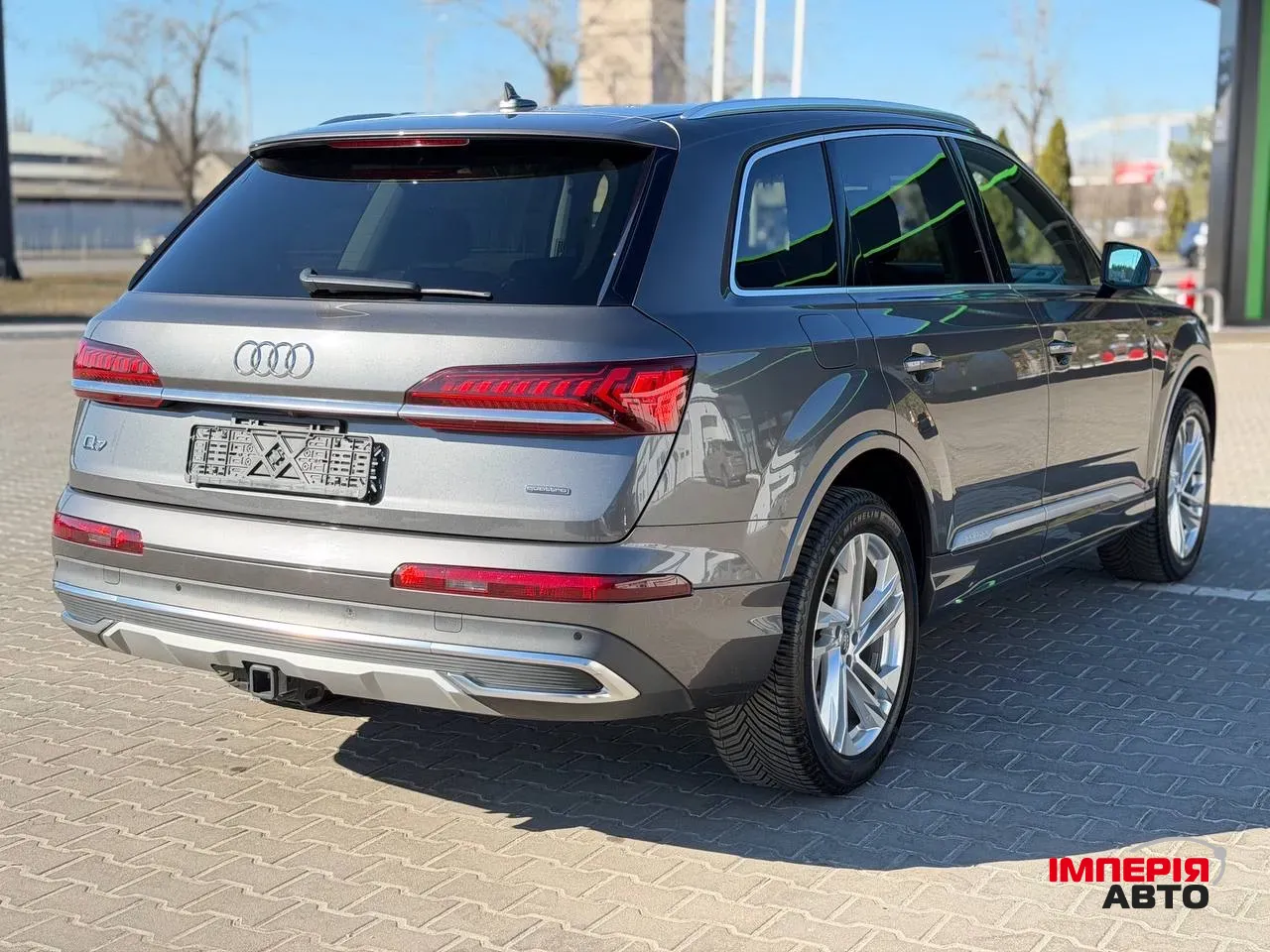 Audi Q7 - фото 9