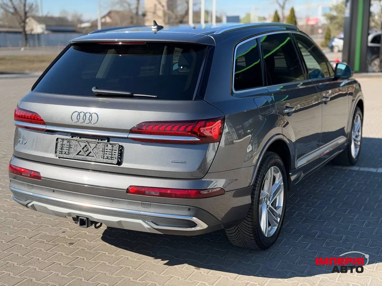 Audi Q7 - фото 12