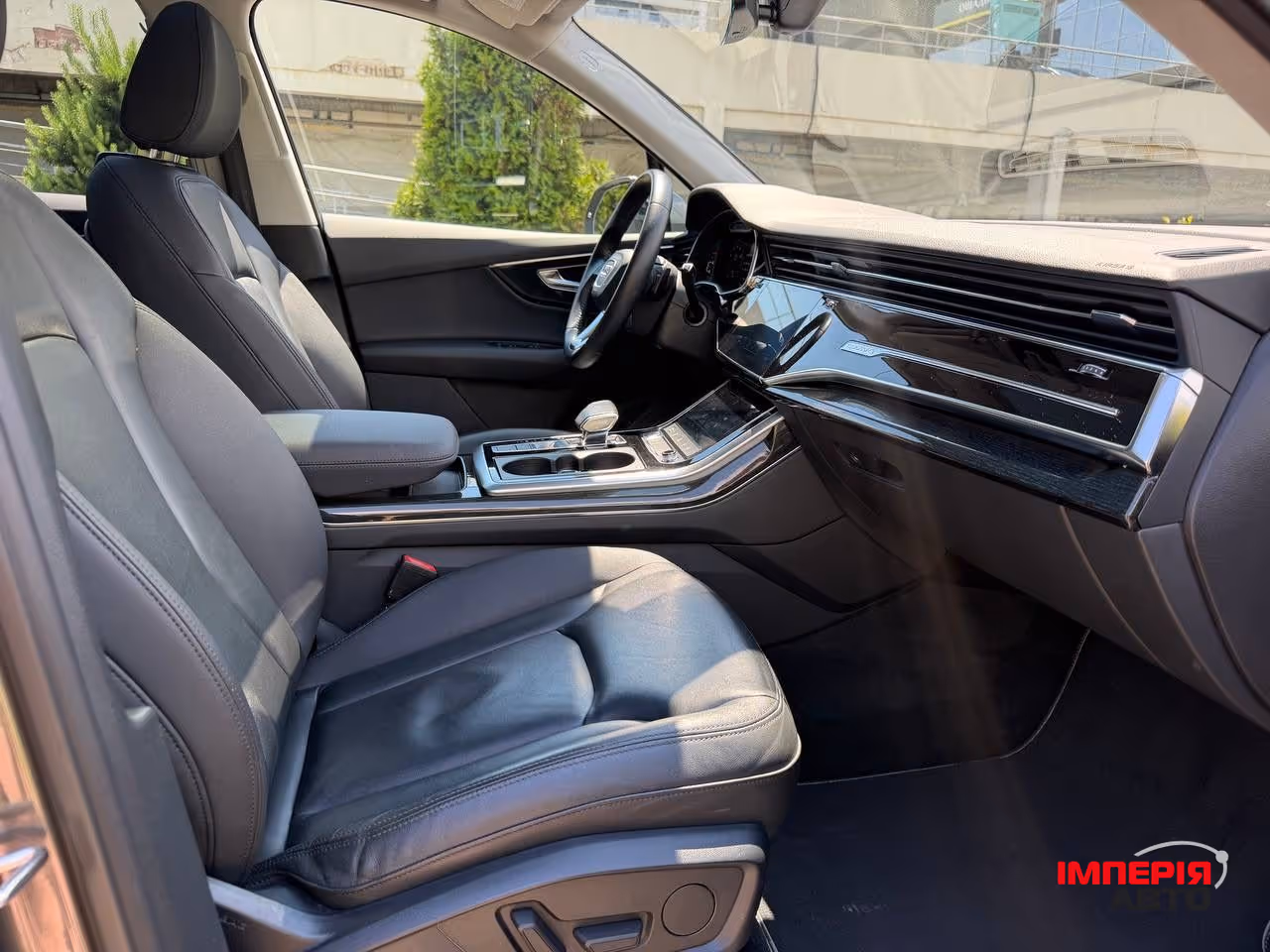 Audi Q7 - фото 21