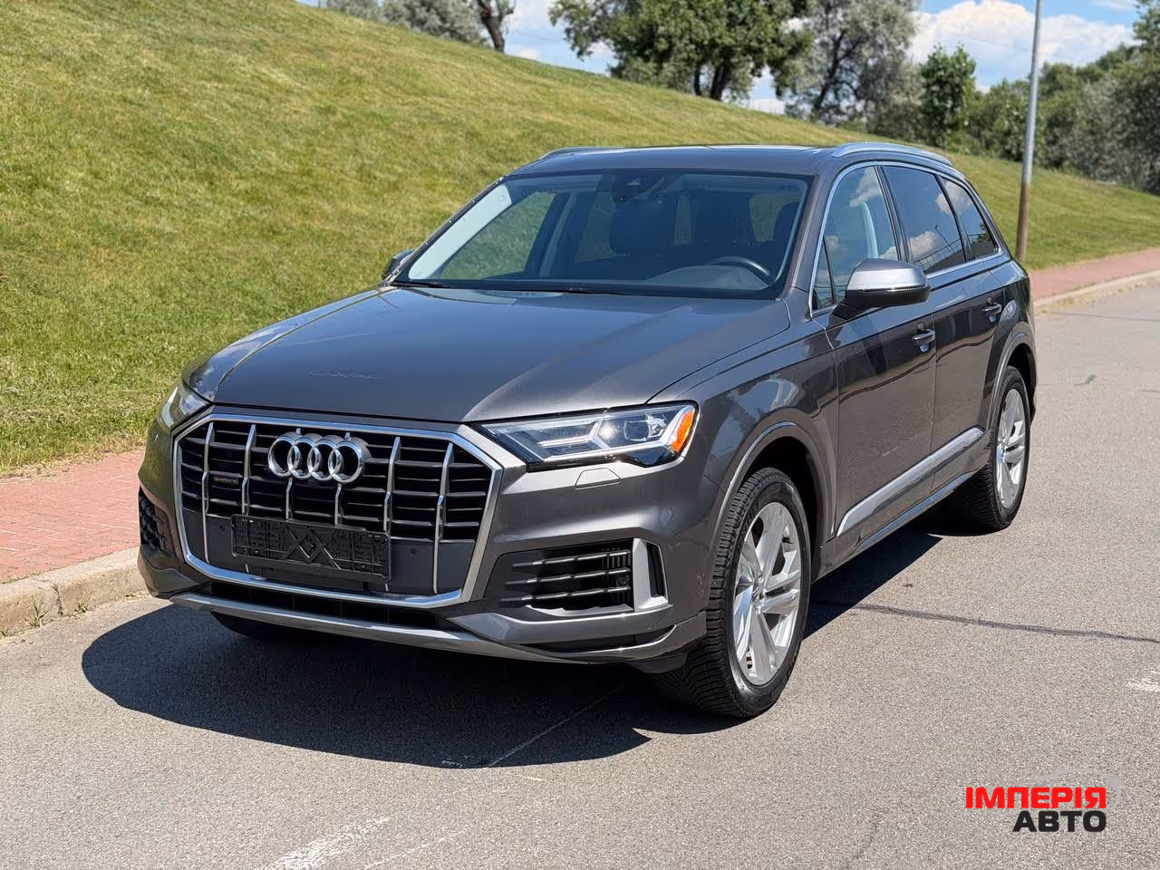 Audi Q7 - фото 1