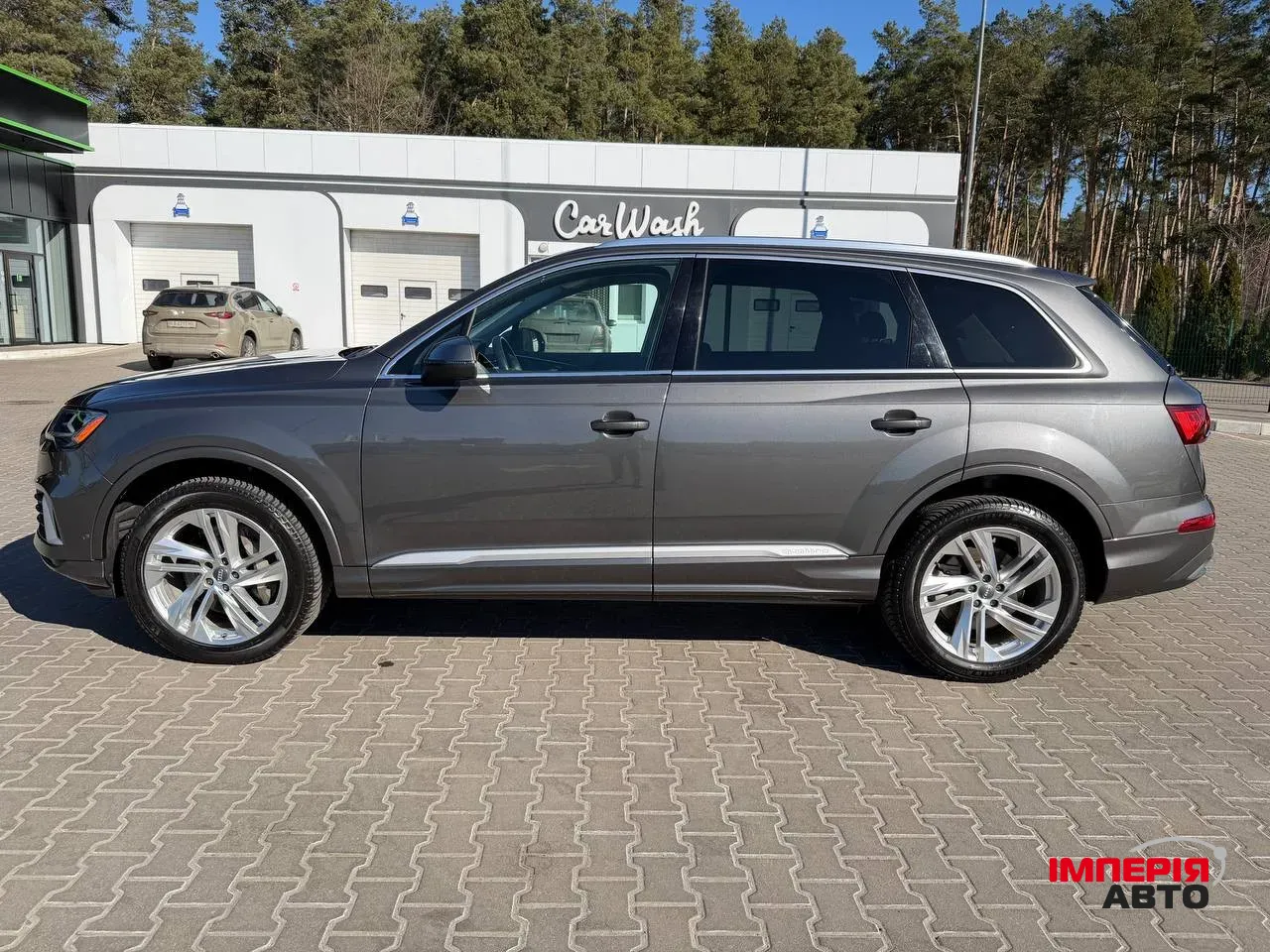 Audi Q7 - фото 21