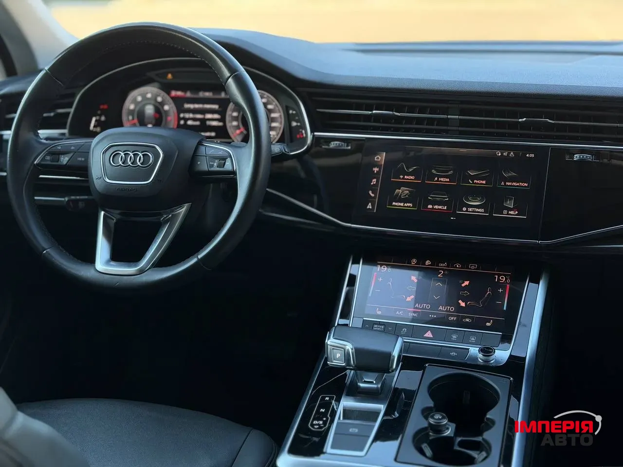 Audi Q7 - фото 28