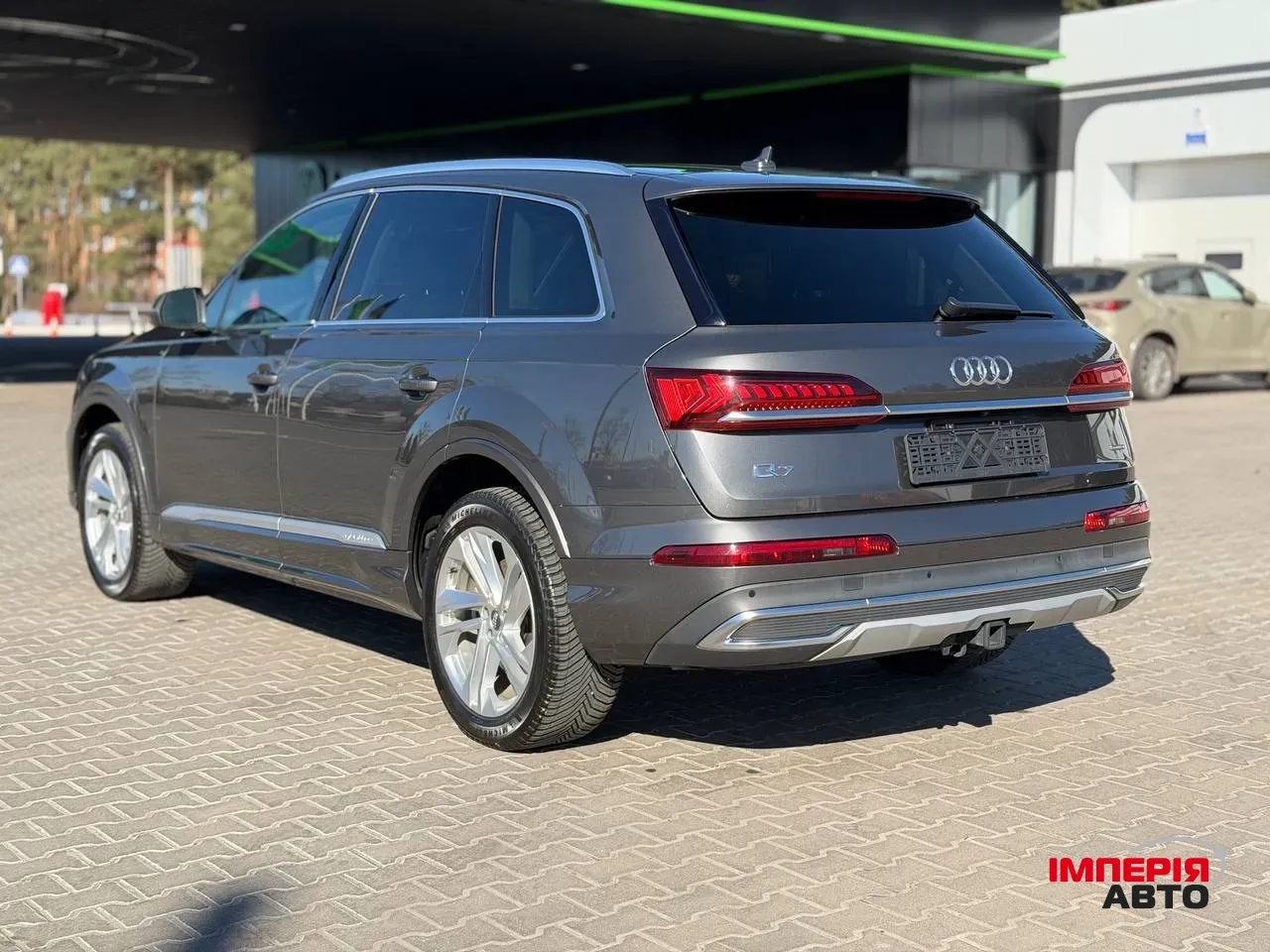 Audi Q7 - фото 16