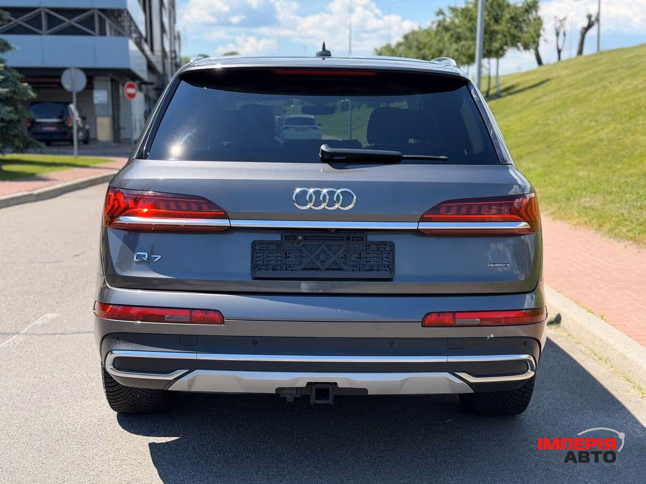 Audi Q7 - фото 11