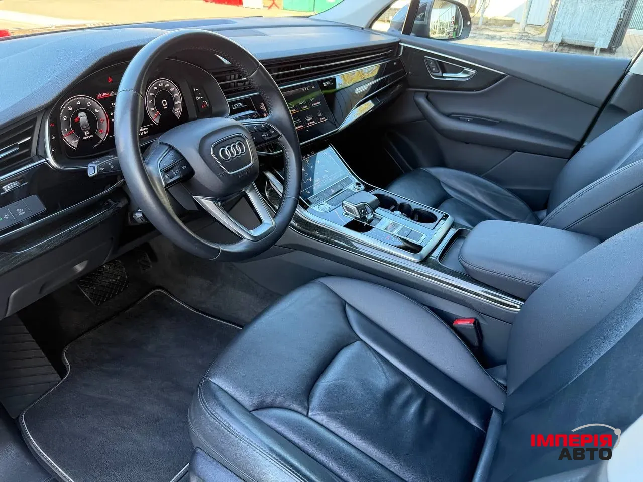 Audi Q7 - фото 24