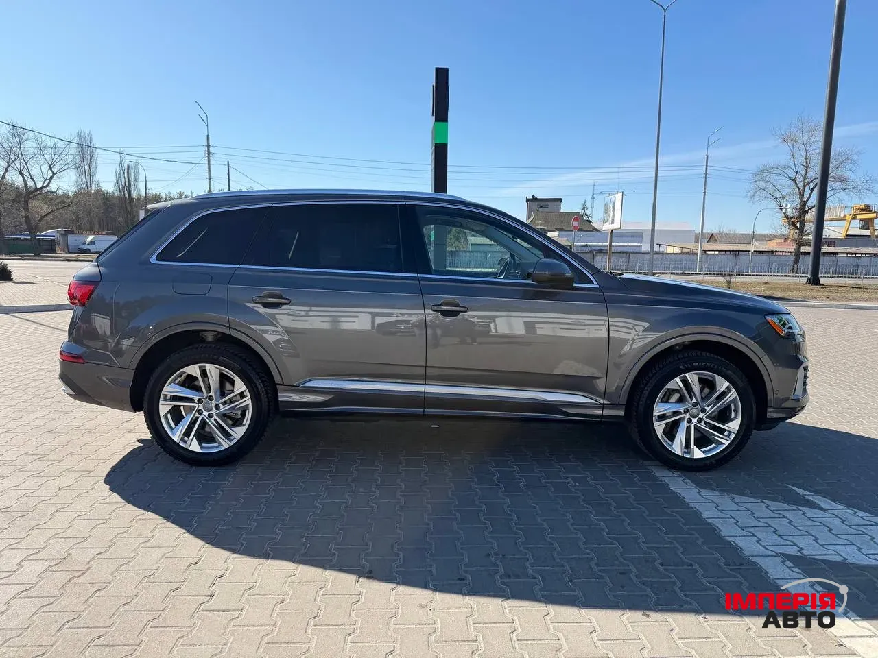 Audi Q7 - фото 5