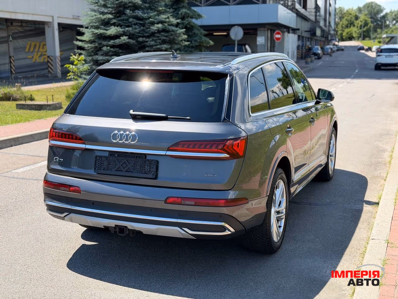 Audi Q7 - фото 7