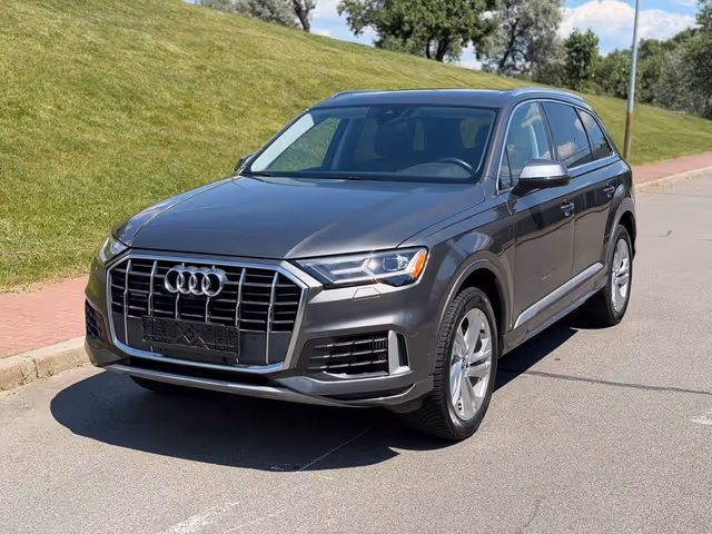 Audi Q7 - фото 1