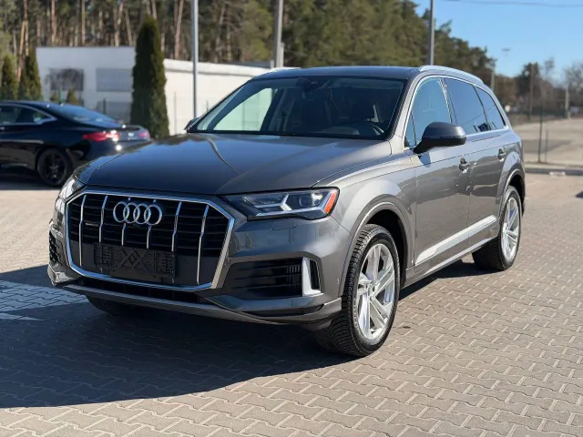Audi Q7 - фото 1