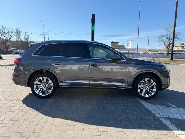 Audi Q7 - фото 5