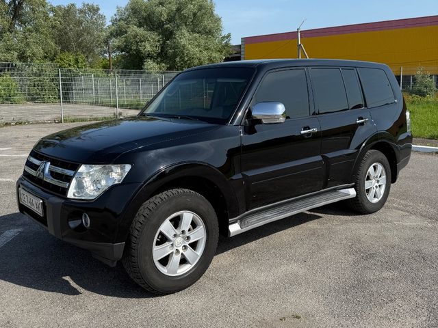 Mitsubishi Pajero - фото 3