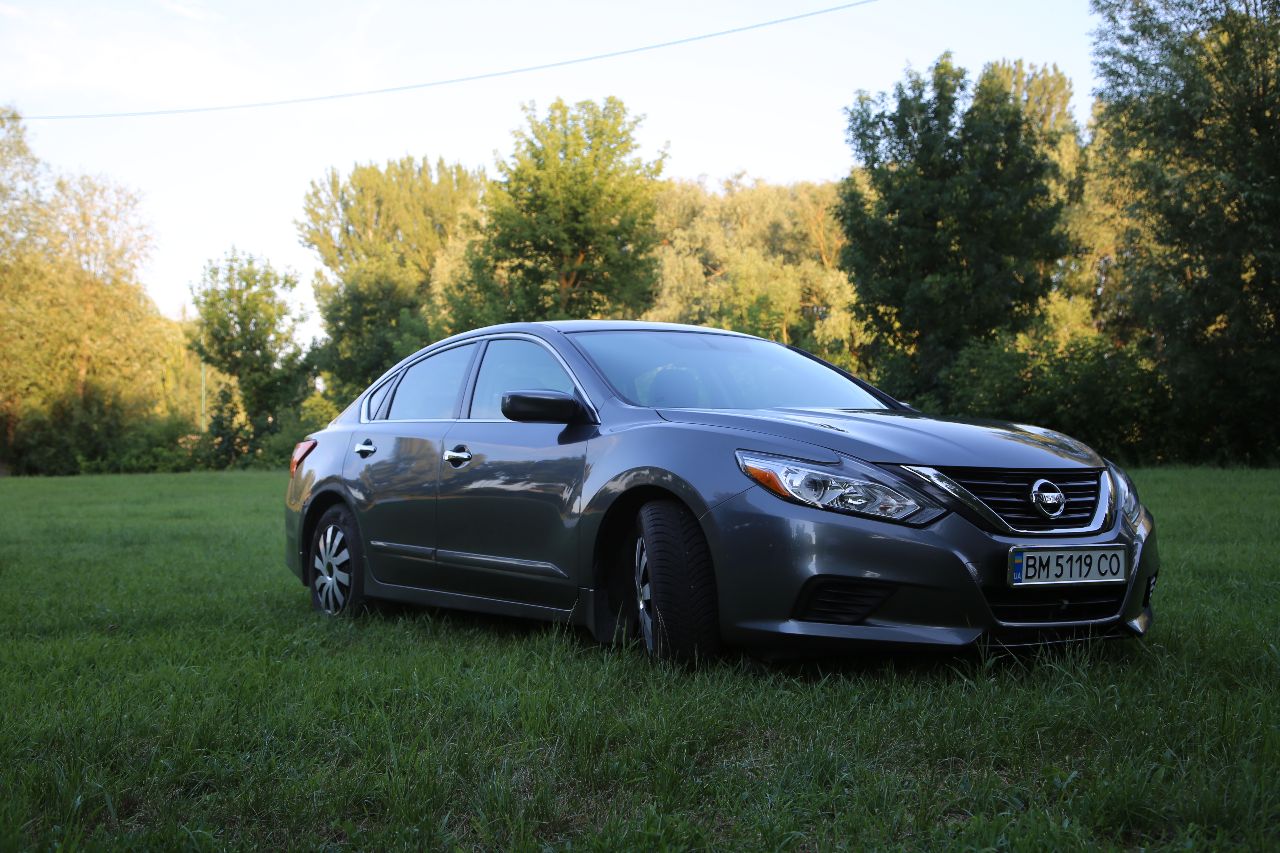 Nissan Altima - фото 1
