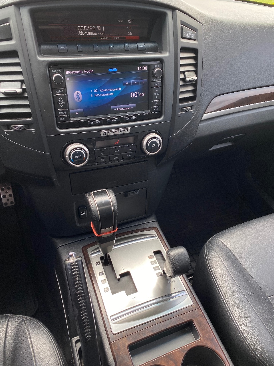 Mitsubishi Pajero - фото 16