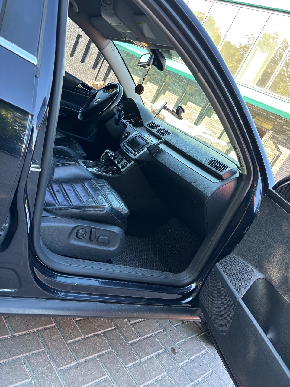 Volkswagen Passat - фото 2