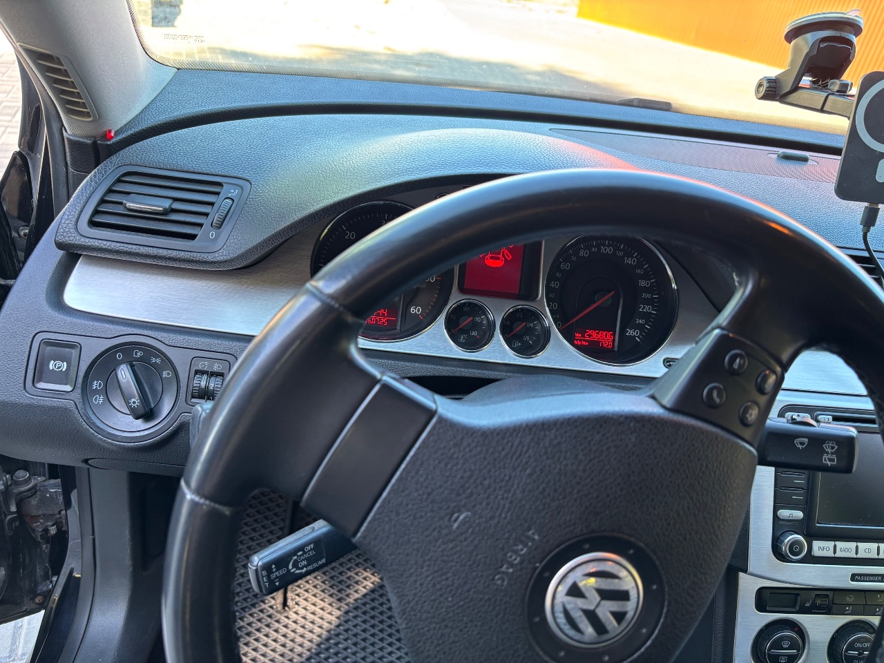 Volkswagen Passat - фото 8