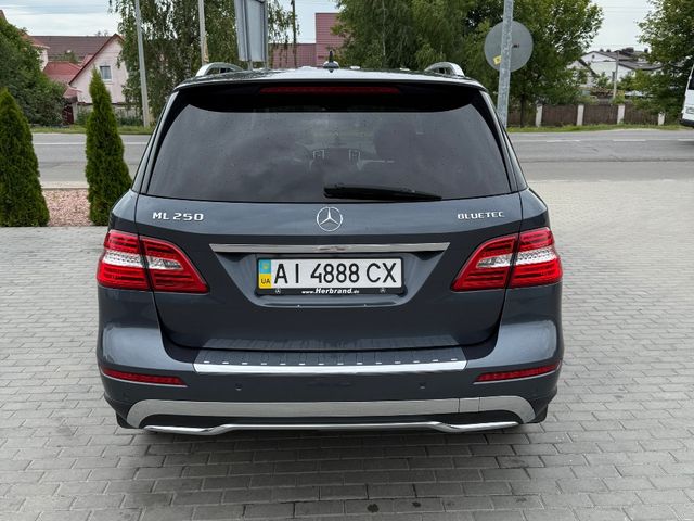 Mercedes-Benz M-Класс - фото 3