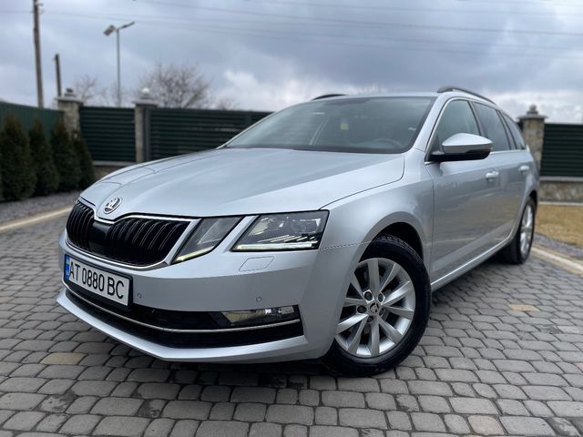 Skoda Octavia - фото 1