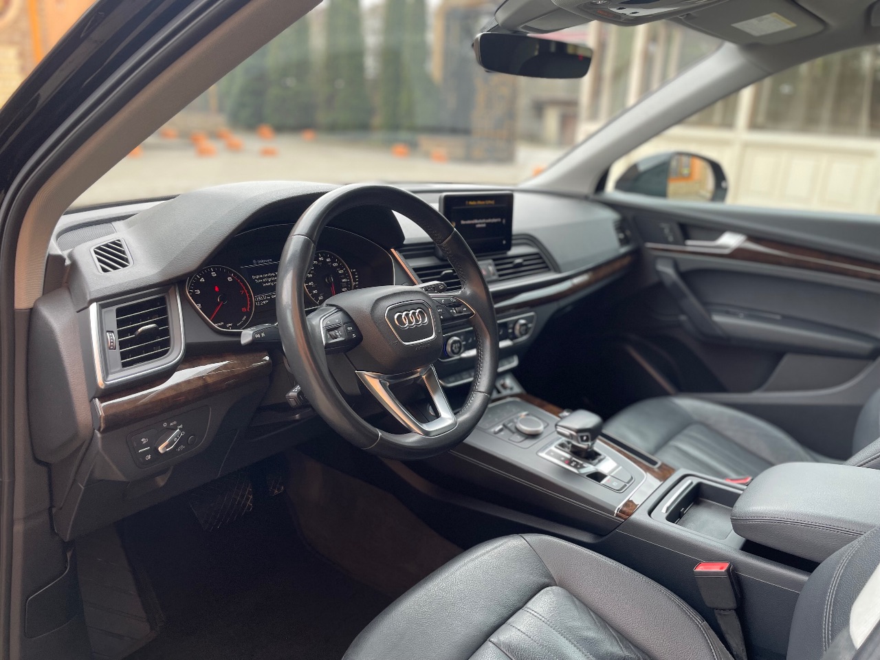 Audi Q5 - фото 9