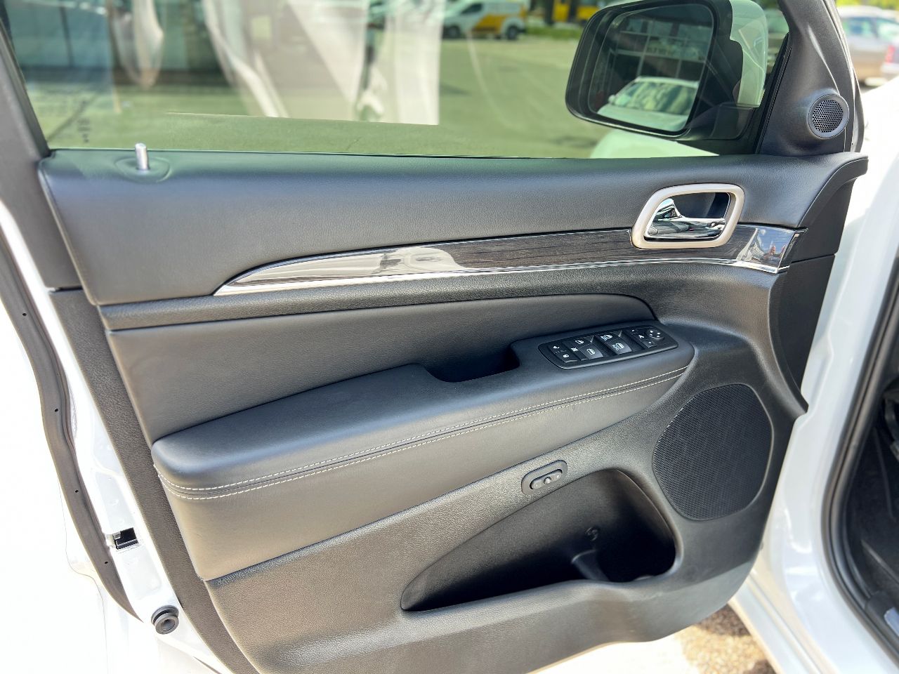 Jeep Grand Cherokee - фото 11