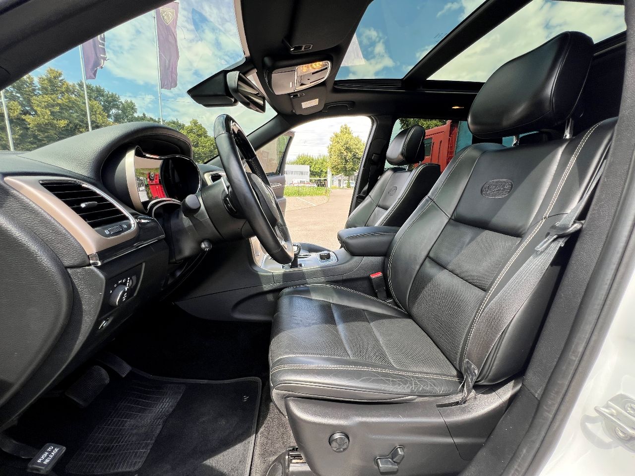 Jeep Grand Cherokee - фото 13