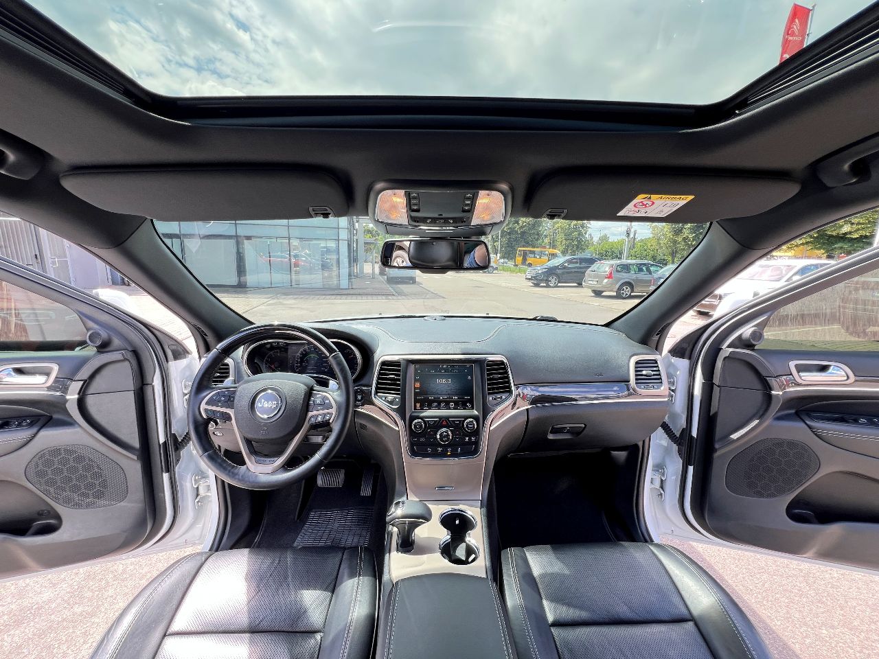 Jeep Grand Cherokee - фото 15