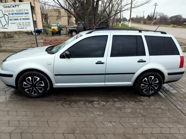 Volkswagen Golf - фото 2