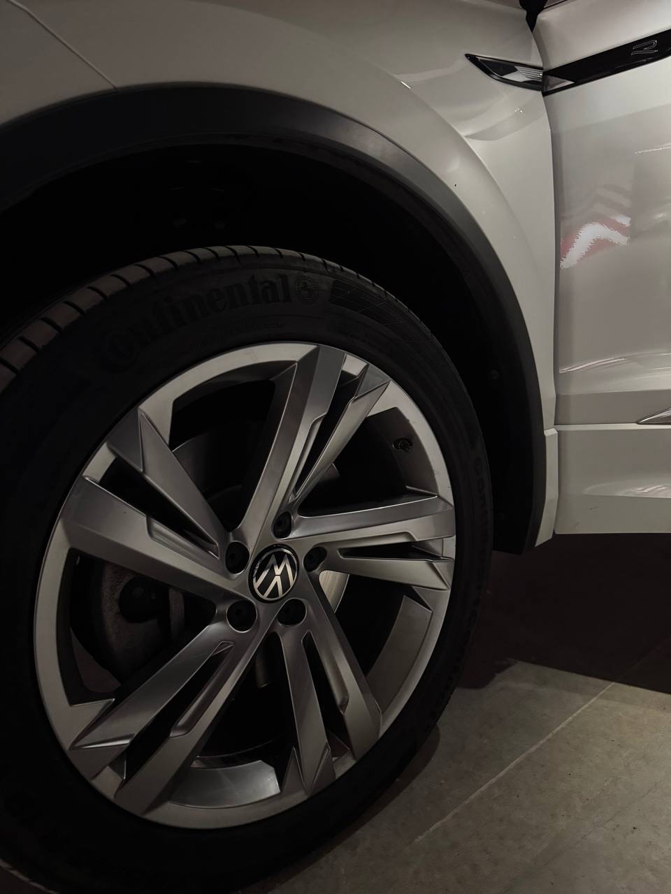 Volkswagen Tiguan - фото 8