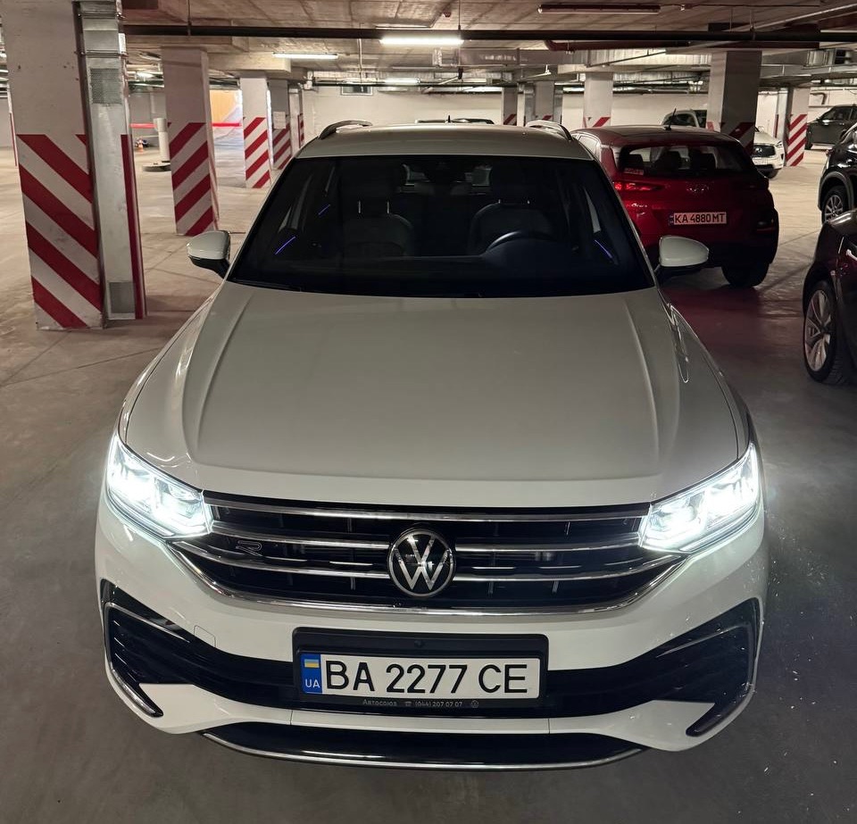 Volkswagen Tiguan - фото 1