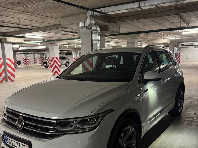 Volkswagen Tiguan - фото 5