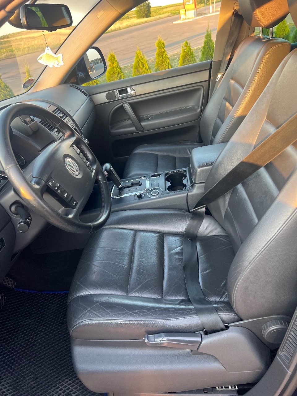 Volkswagen Touareg - фото 13