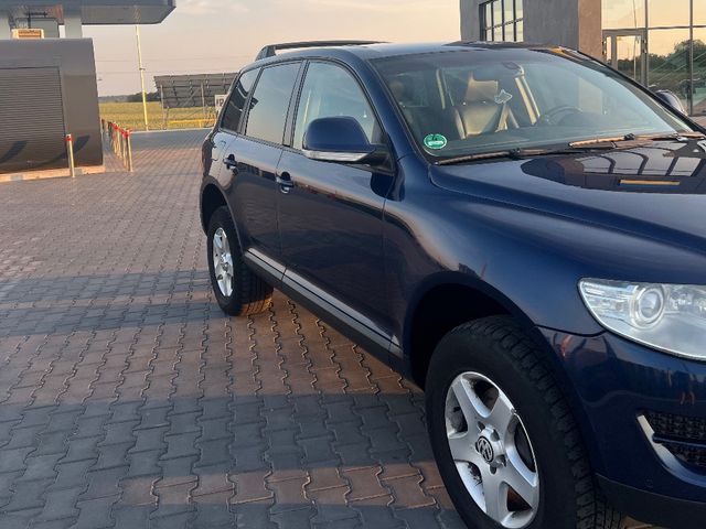 Volkswagen Touareg - фото 2