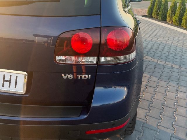 Volkswagen Touareg - фото 4