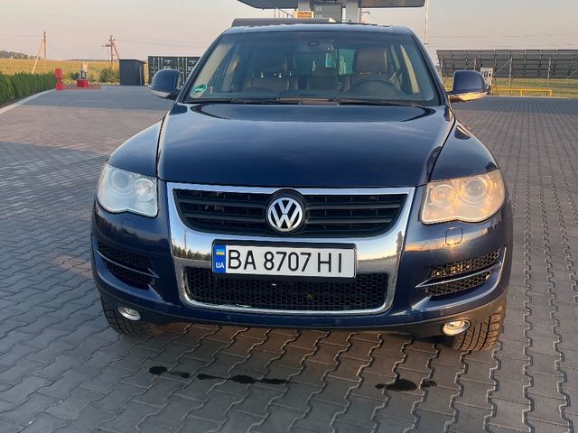 Volkswagen Touareg - фото 1